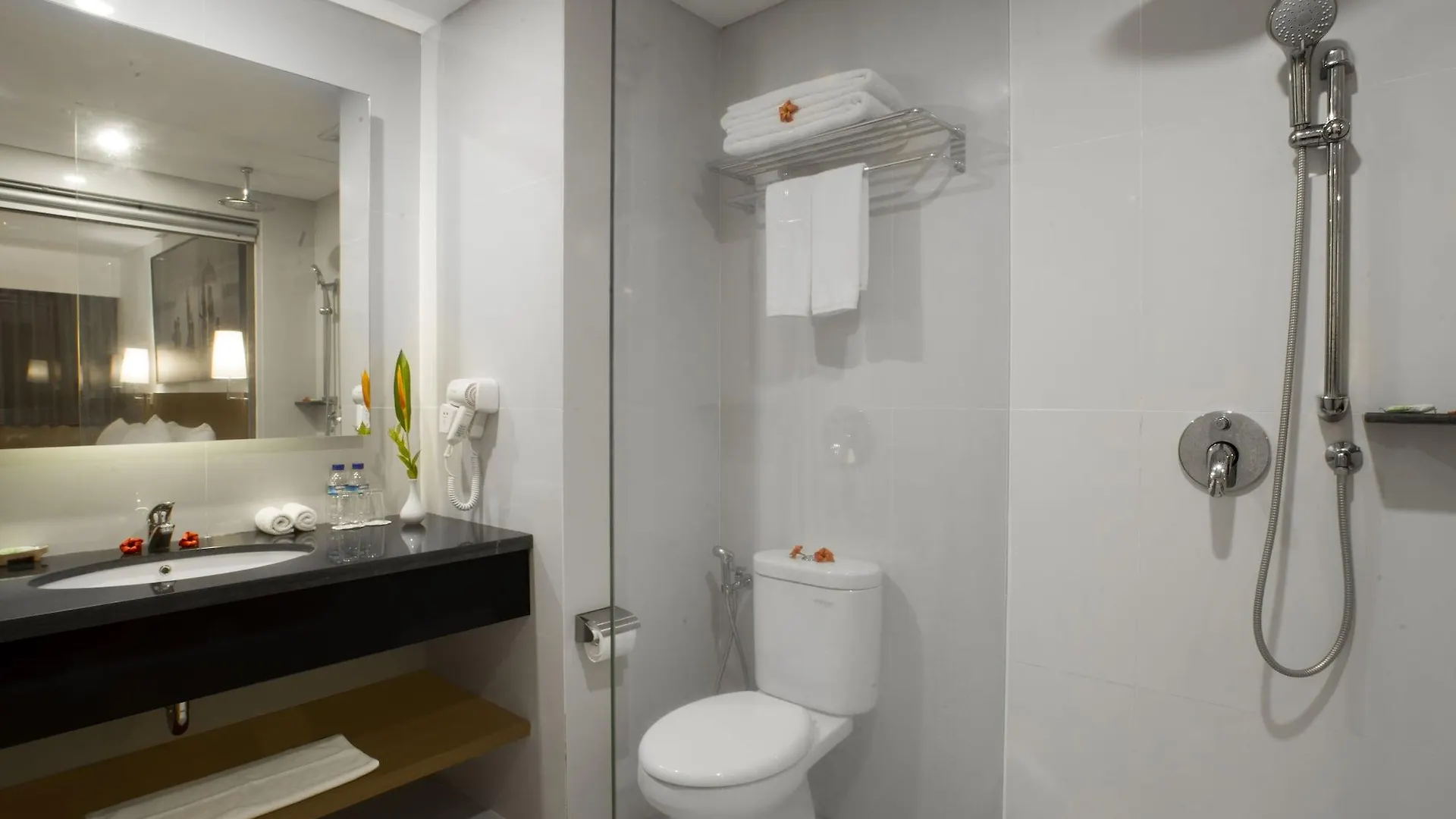 Hotel New Garden View Resort - CHSE Certified Legian